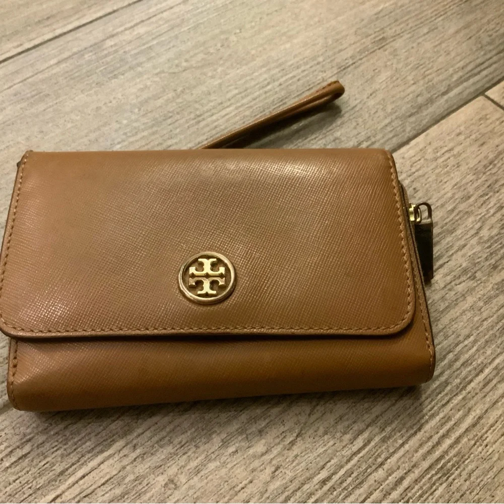 Tory Burch classic zip